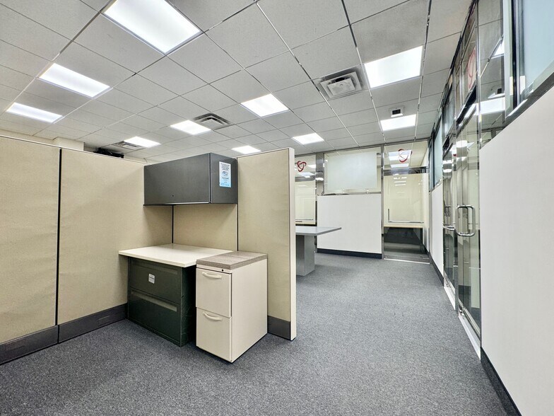 More Photos Of 25-21 49th St, Astoria Office For Lease