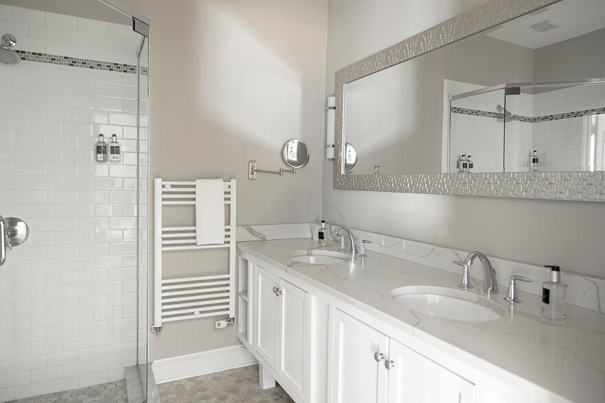 More Photos Of 615 Laurel St, Lee Hospitality For Sale