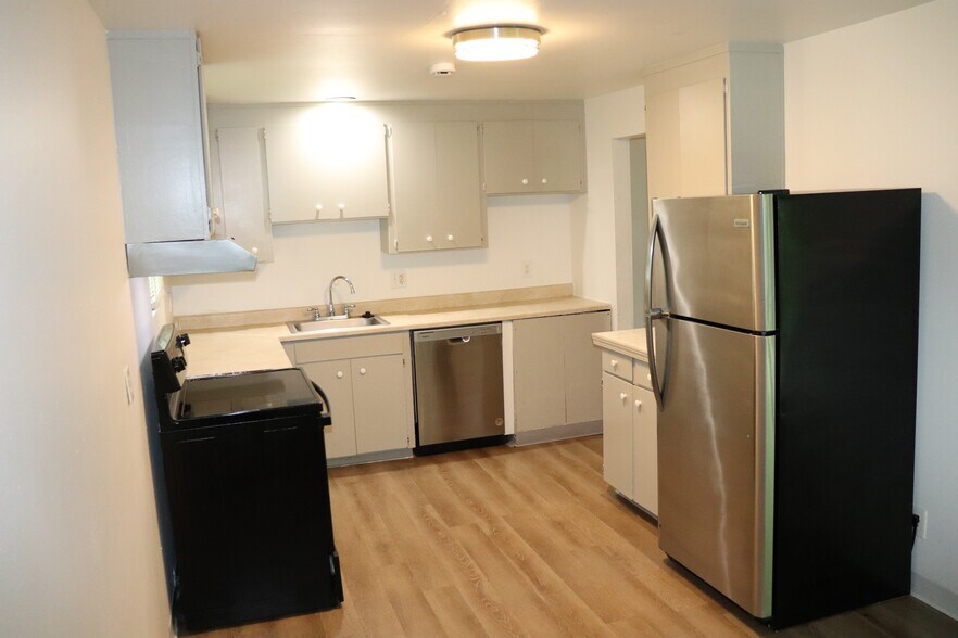 More Photos Of 14081 58th Ave S, Tukwila Apartments For Sale