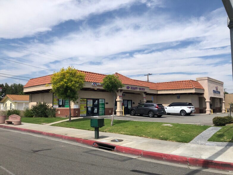 More Photos Of 7005-7011 Somerset Blvd, Paramount Storefront Retail Office For Lease