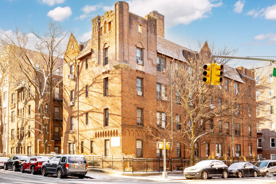 Primary Photo Of 3456 73rd St, Jackson Heights Apartments For Sale