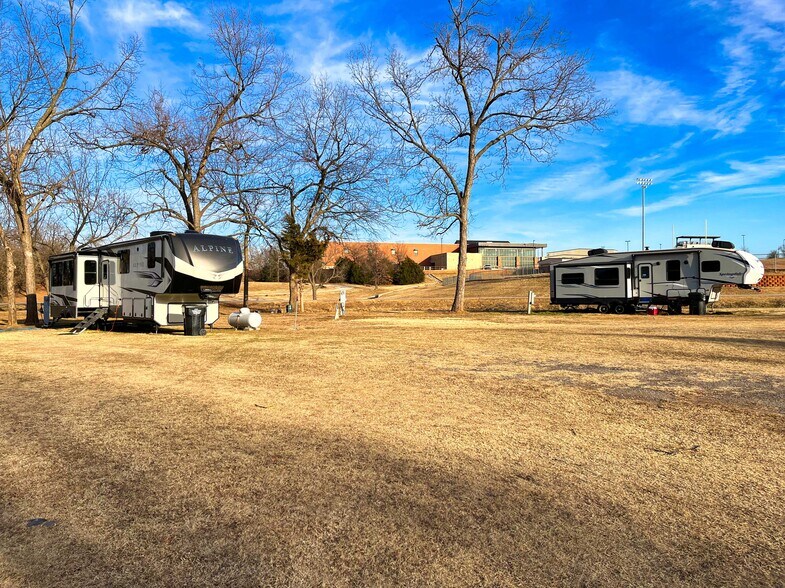 More Photos Of 571 S Main St, Luther Trailer Camper Park For Sale