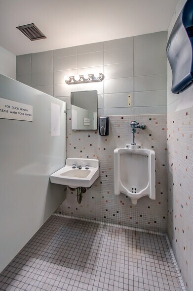 More Photos Of 111 W Commerce St, Lewisburg Bank For Sale