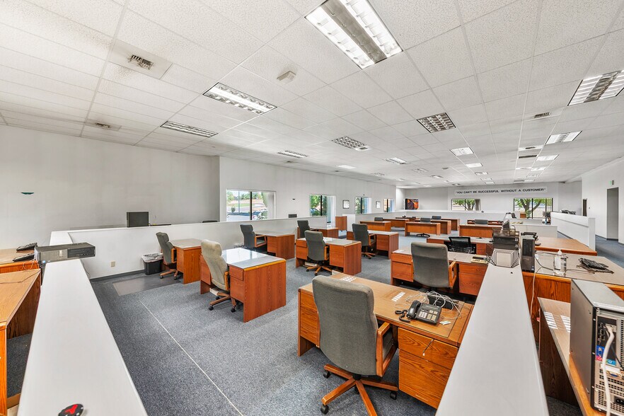 More Photos Of 2090 Commerce Dr, Medford Office For Lease