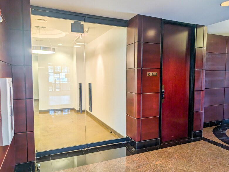 More Photos Of 2632 Broadway St, San Antonio Office Residential For Lease