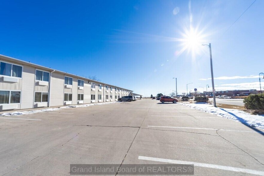 More Photos Of 3205 S Locust St, Grand Island Hotel For Sale