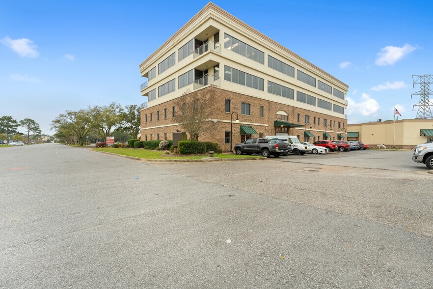 Primary Photo Of 7282 Plantation Rd, Pensacola Unknown For Lease