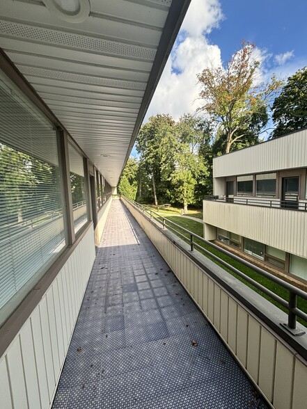 More Photos Of 220 Ridgedale Ave, Florham Park Office For Sale