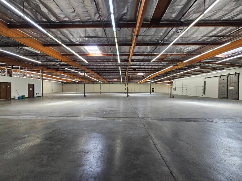 More Photos Of 13725-13731 Proctor Ave, City of Industry Warehouse For Lease
