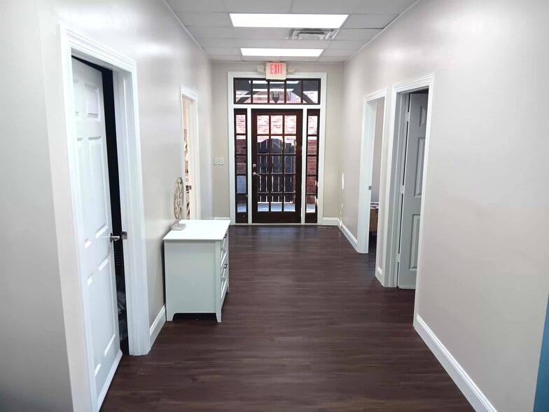 More Photos Of 7982 Coley Davis Rd, Nashville Business Park For Sale