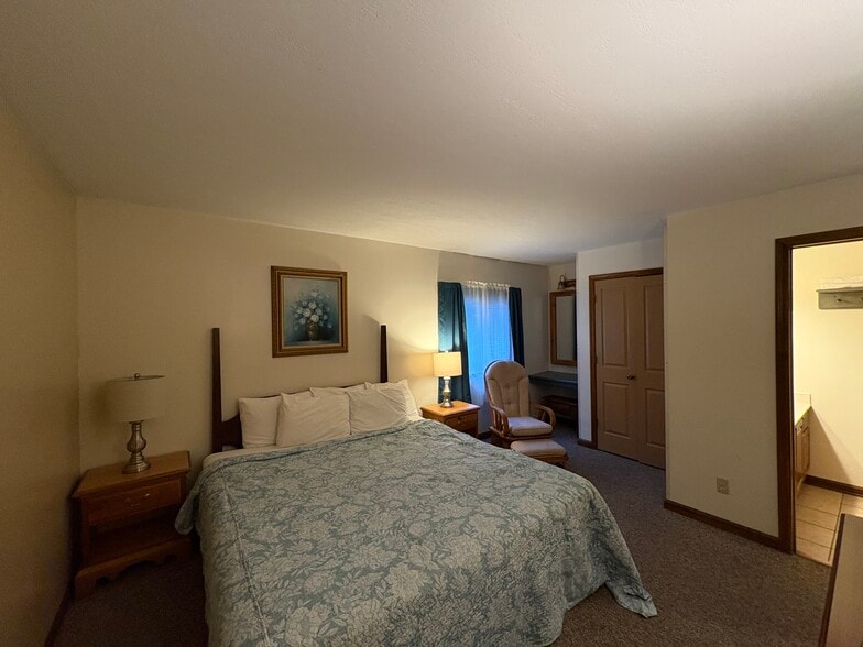 More Photos Of 245 N Jefferson St, Nashville Hotel For Sale