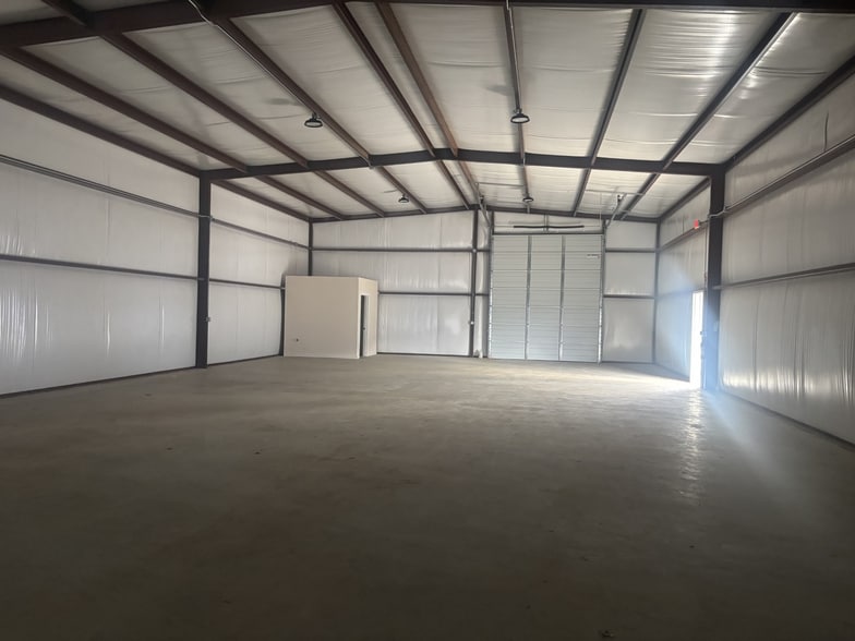 More Photos Of 5035 Dick Price Rd, Fort Worth Unknown For Lease