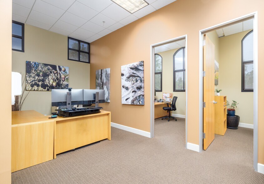 More Photos Of 205-245 Foss Creek Cir, Healdsburg Office For Sale
