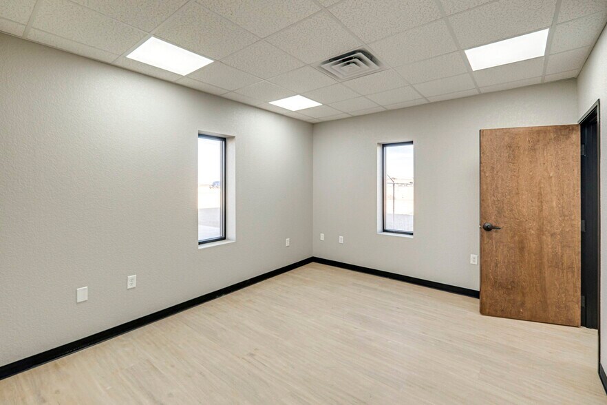 More Photos Of 16791 W Basin St, Odessa Warehouse For Sale