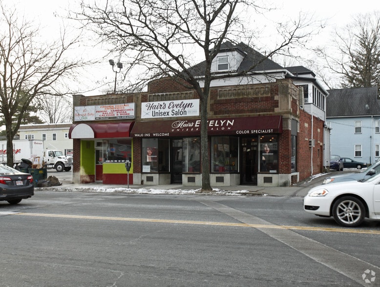 More Photos Of 916R Main St, Waltham Storefront Retail Residential For Sale