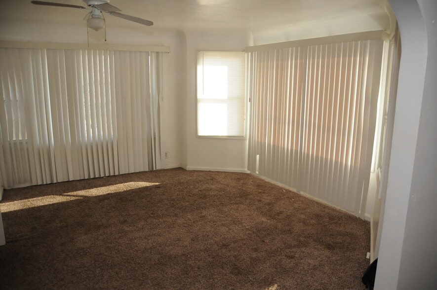 More Photos Of 2770 W 5400 S, Salt Lake City Flex For Sale