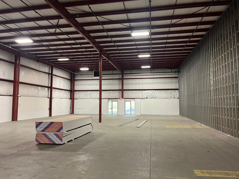 More Photos Of 870 Calcon Hook Rd, Sharon Hill Warehouse For Lease