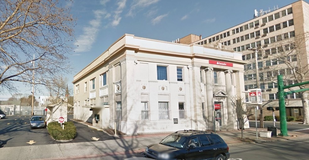 More Photos Of 219 Grand Ave, New Haven Bank For Lease