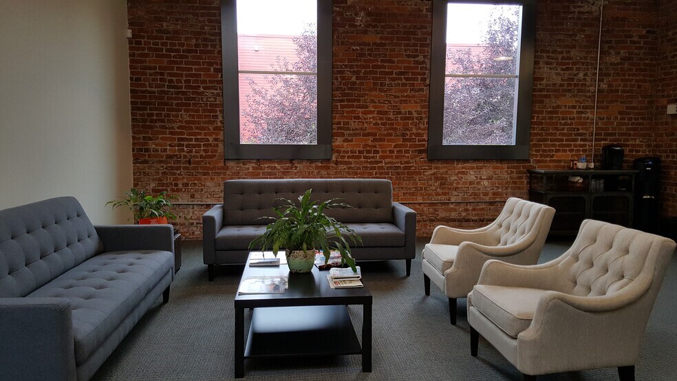 More Photos Of 600 NW Naito Pky, Portland Office For Sale