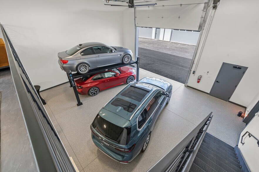 More Photos Of 4477 34th Ave, Cincinnati Self Storage For Sale