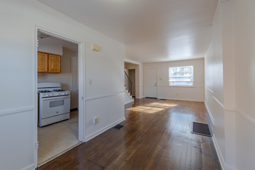 More Photos Of 299-377 Mayfair Blvd, Columbus Apartments For Sale