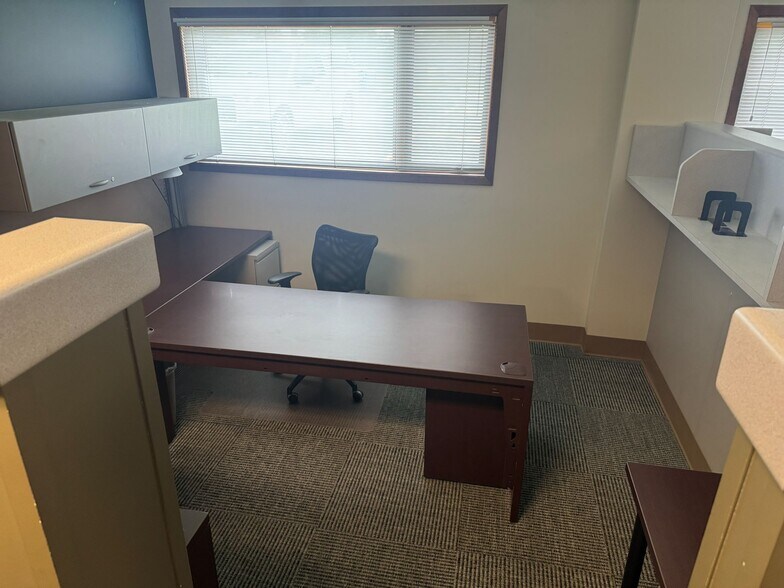 More Photos Of 2709 McGraw Dr, Bloomington Office Residential For Sale