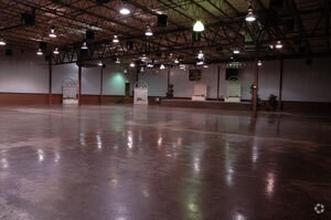 More Photos Of 300 N Maple St, Lebanon Storefront Retail Office For Lease