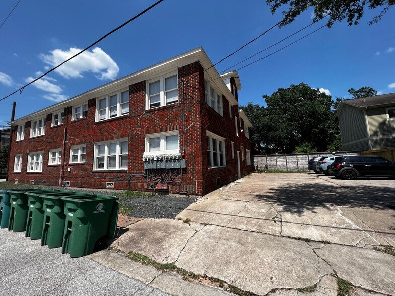 More Photos Of 2021 Kane St, Houston Apartments For Sale