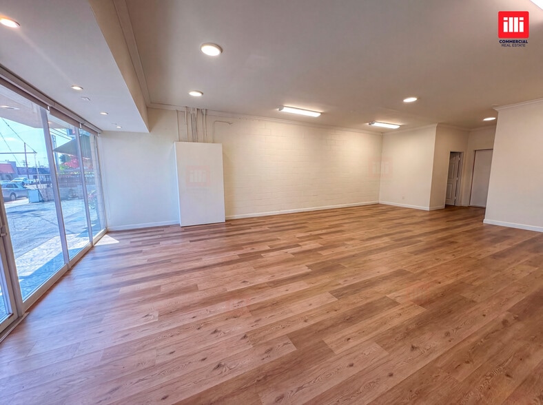 More Photos Of 18159-18161 Parthenia St, Northridge Freestanding For Lease