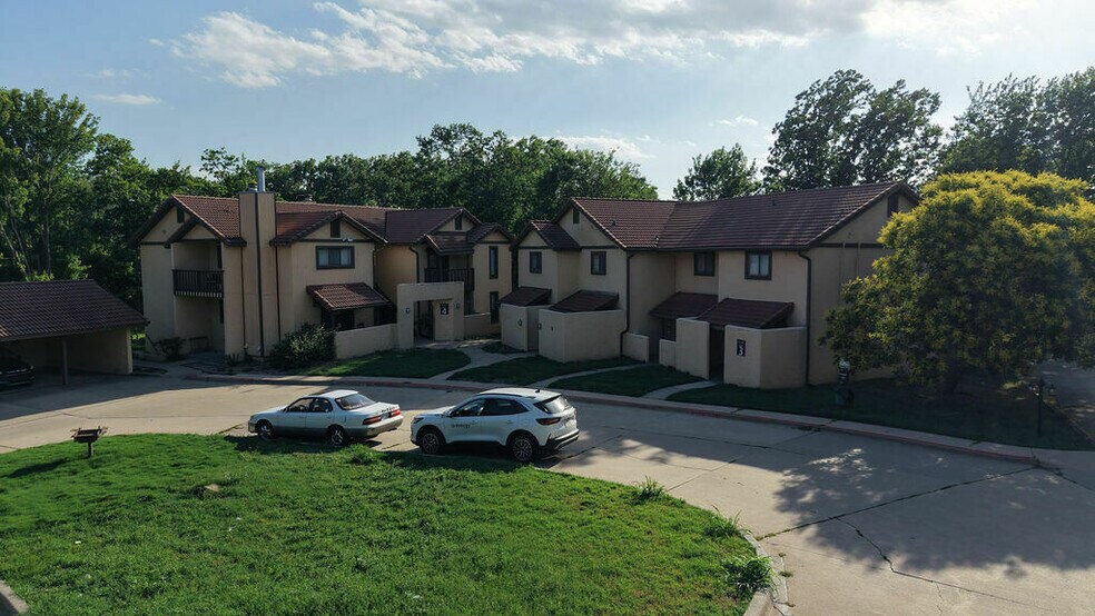 More Photos Of 1625 S Longford Ln, Wichita Apartments For Sale