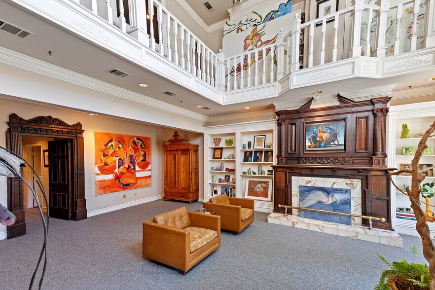 More Photos Of 4821 Broadway St, Addison Office For Sale