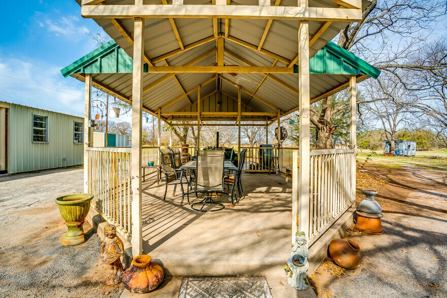 More Photos Of 14330 S Highway 281, Santo Trailer Camper Park For Sale