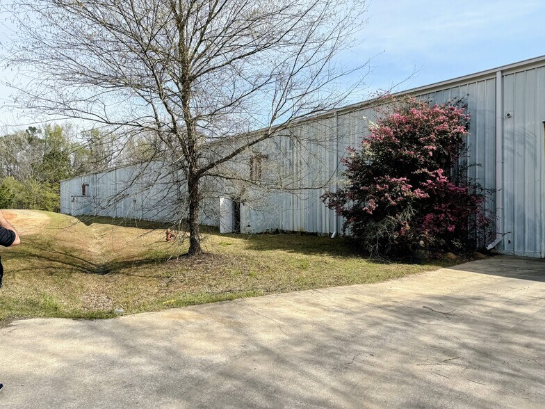 Primary Photo Of 718 Carwellyn Rd, Abbeville Warehouse For Sale