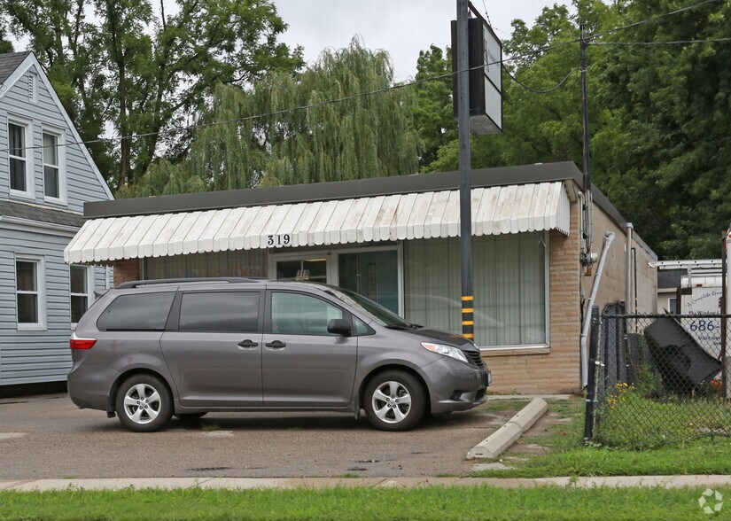 More Photos Of 319 Springbank Dr, London Storefront For Sale