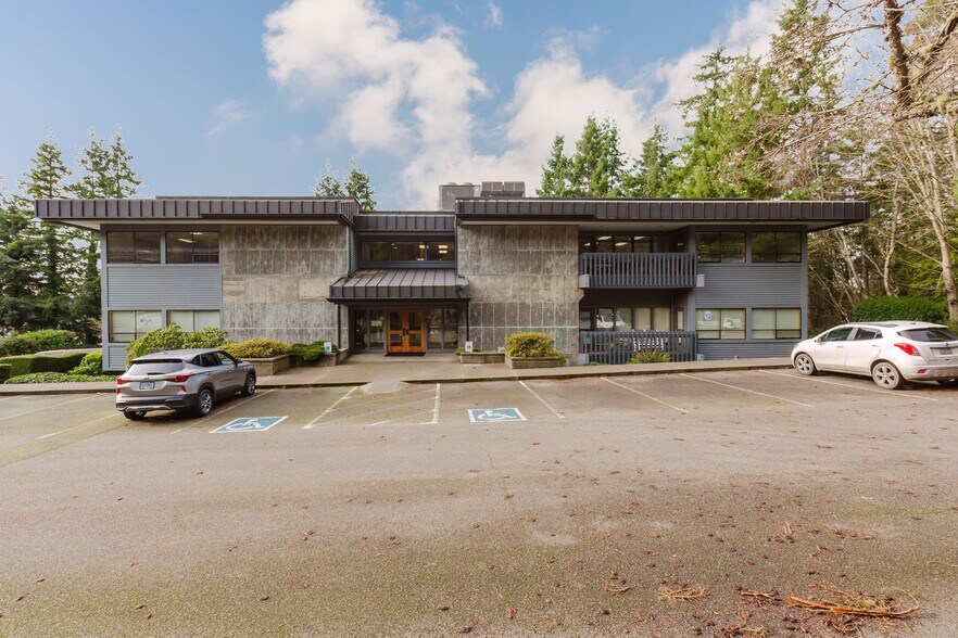 More Photos Of 1040 NE Hostmark St, Poulsbo Office For Sale