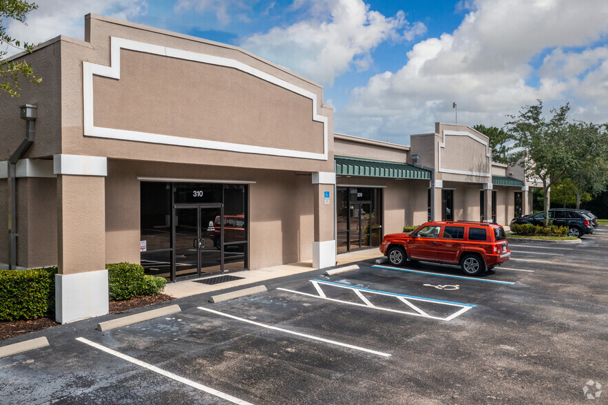 Primary Photo Of 8971 Daniels Center Dr, Fort Myers Medical For Sale