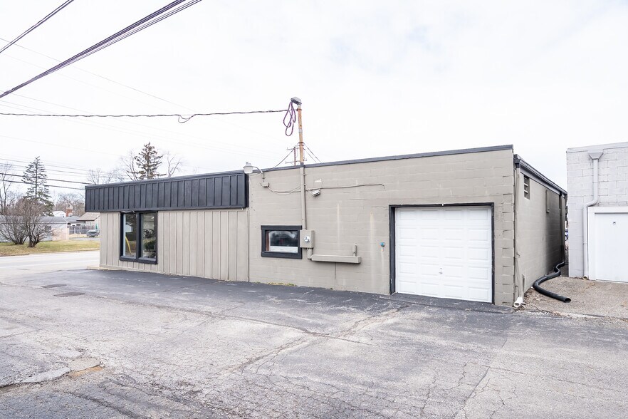 More Photos Of 4382 Indianola Ave, Columbus Freestanding For Sale