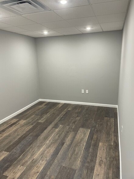 More Photos Of 615 Colonial Park Dr, Roswell Loft Creative Space For Lease