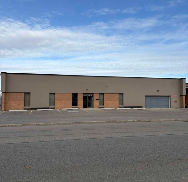 Primary Photo Of 14710 112th Ave NW, Edmonton Service For Lease
