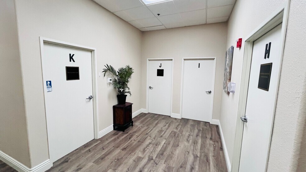 More Photos Of 15447 Anacapa Rd, Victorville Loft Creative Space For Sale