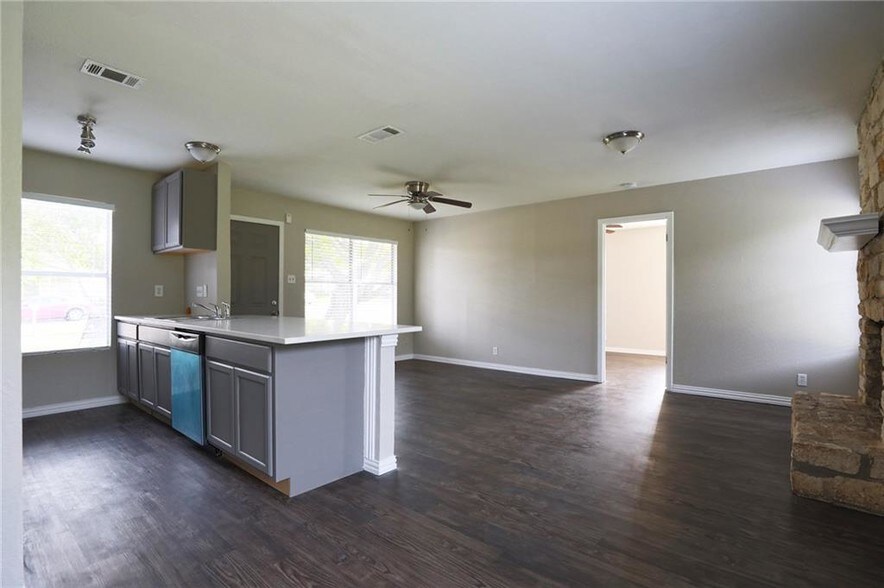 More Photos Of 1410 Ransom St, Pflugerville Office Residential For Lease