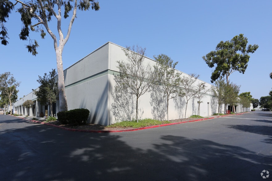More Photos Of 11652 Knott St, Garden Grove Distribution For Lease