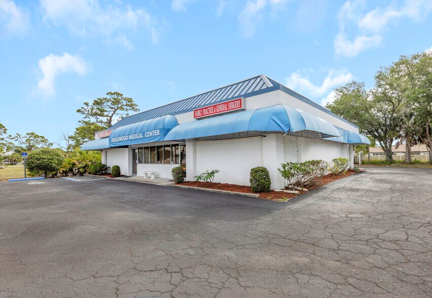 More Photos Of 655 N Indiana Ave, Englewood Medical For Sale