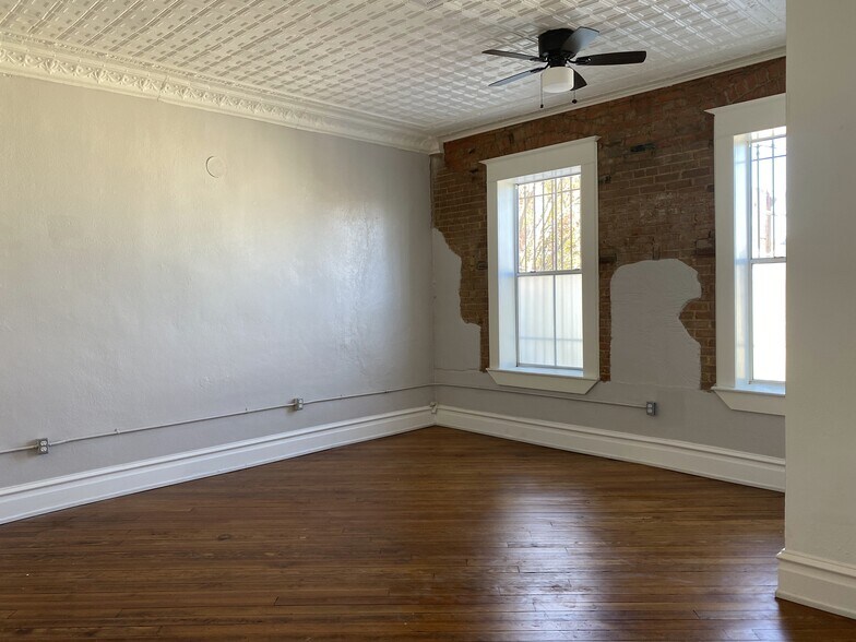 More Photos Of 213 E Louisiana St, McKinney Office For Lease