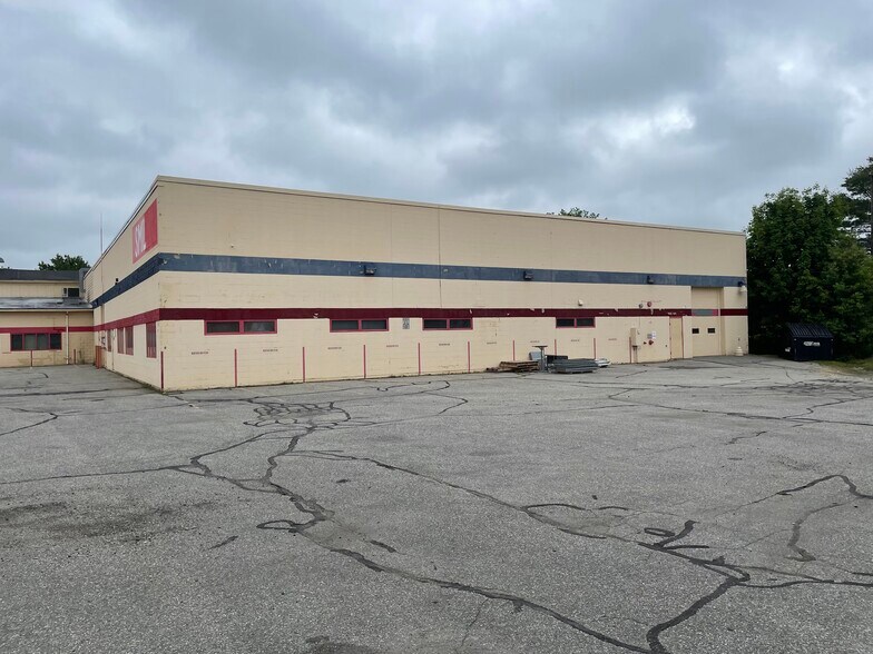 More Photos Of 777-785 Main St, Lewiston Warehouse For Lease