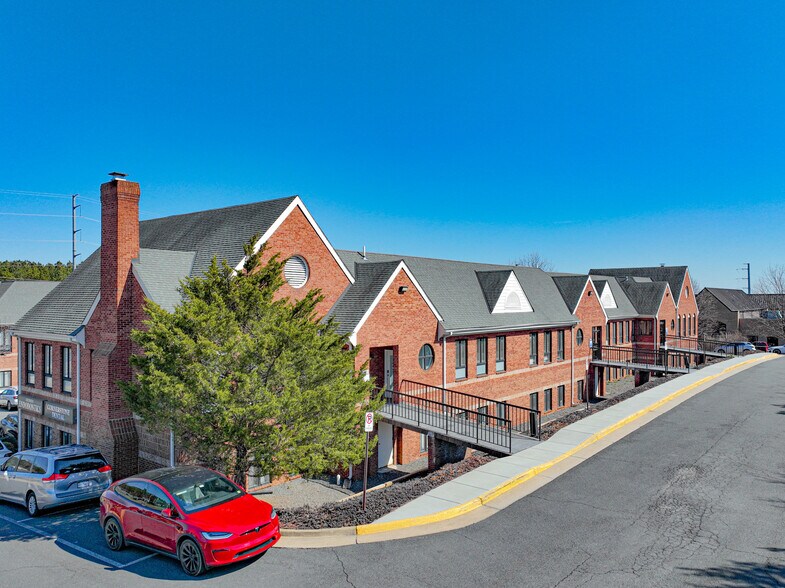 More Photos Of 2 Cardinal Park Dr, Leesburg Office For Sale