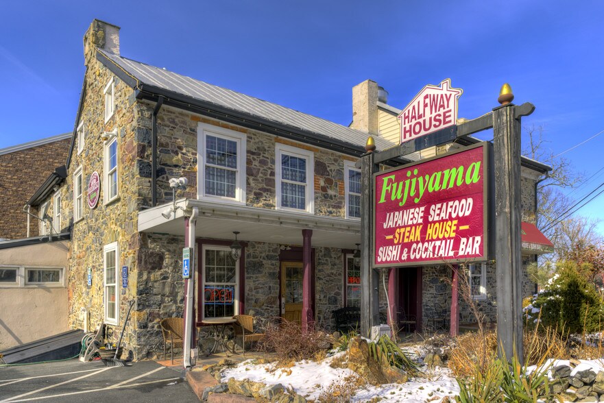 More Photos Of 1495 Farmington Ave, Pottstown General Retail For Sale