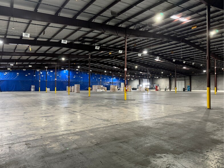 More Photos Of 8900 San Mateo Dr, Laredo Warehouse For Lease