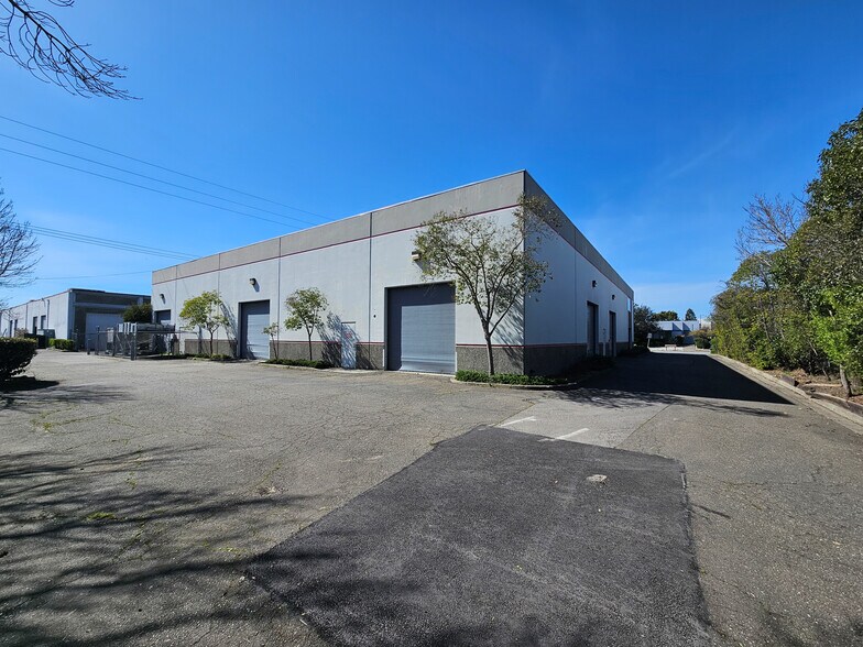 More Photos Of 1328 Scott St, Petaluma Warehouse For Lease