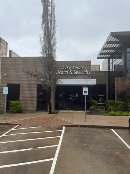 More Photos Of 1437 Highway 6, Sugar Land Medical For Lease